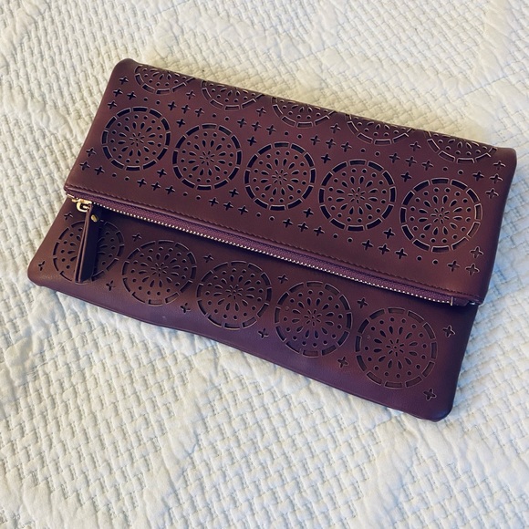 Urban Expression Maroon Crossbody Bag. NWOT - Picture 4 of 8